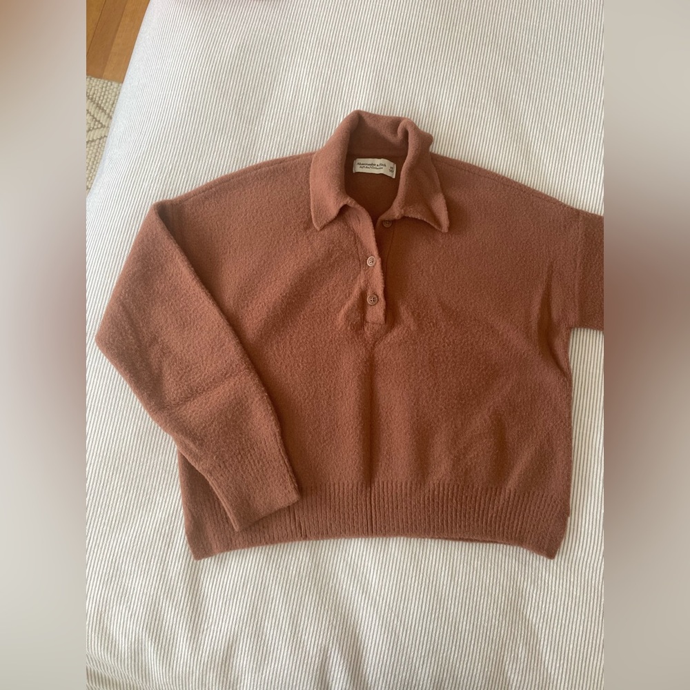 Abercrombie polo button cropped sweater